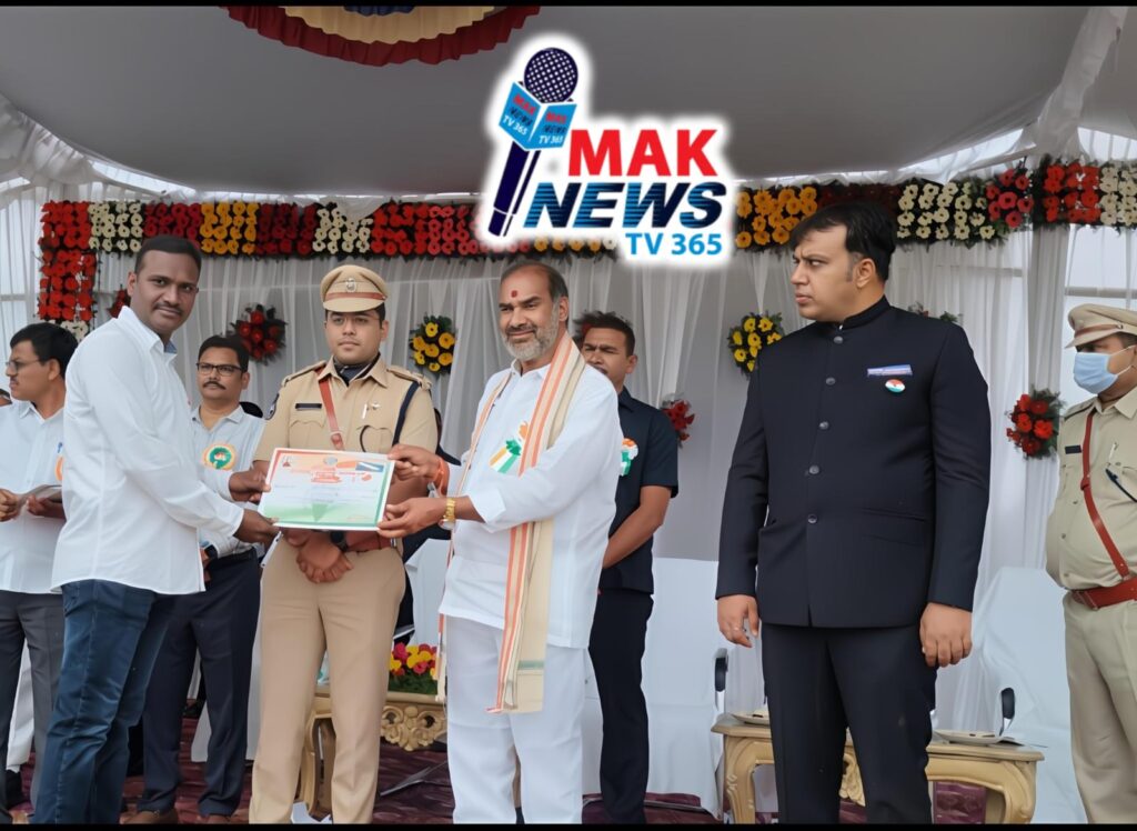 ఇల్లంతకుంట మండల అధికారులకు సేవ పురస్కారాలు 1001049849